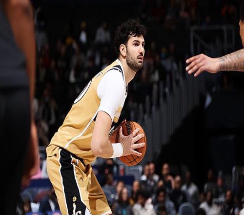 奇才為內(nèi)線新星送出3年長(zhǎng)約，這次他會(huì)在球隊(duì)中站穩(wěn)腳跟嗎