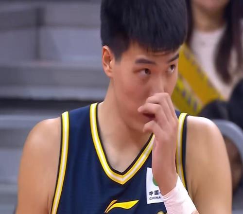 終于來了！男籃世預賽14人大名單正式出爐，廣東隊成最大贏家！