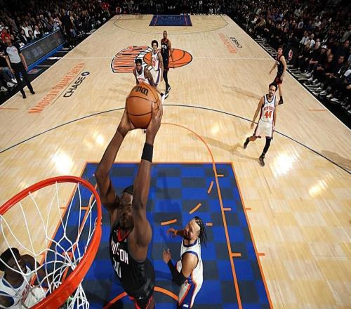 明明場上效果不錯，結果火箭還是不愿意給替補中鋒多些出場時間