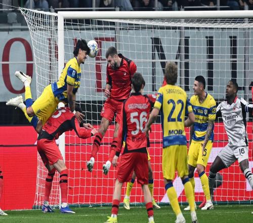 主場不敵帕爾馬，米蘭聯賽不敗場次定格在24場