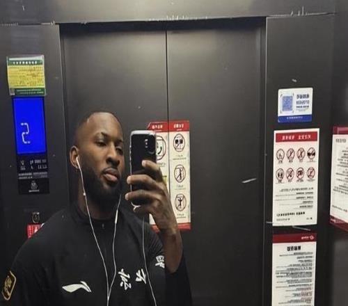 媒體人：北京首鋼為了穩妥和過渡并沒有讓之前的外援離開