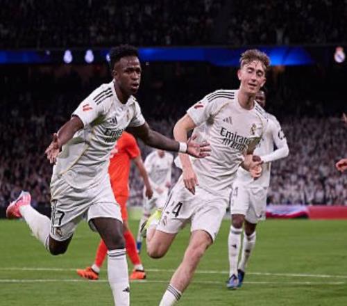 高下立判！巴薩身穿中文球衣入場慶祝新年，皇馬虛假道歉引不滿