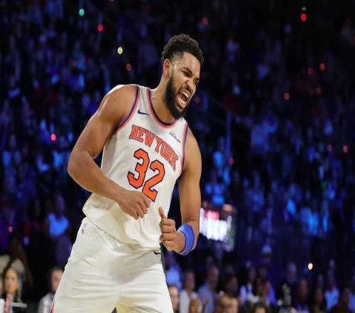 年薪5300萬！火箭重金打造5號(hào)位，新中鋒單場(chǎng)21+4，勝過亞當(dāng)斯