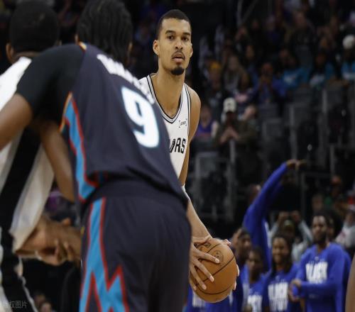 馬刺擊敗東部第一,9連勝!文班21+17+4+6!一戰(zhàn)徹底看清5個現(xiàn)實