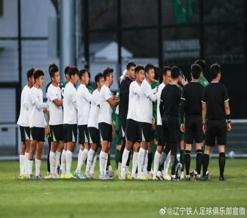 遼寧鐵人再次展現出他們的“鐵”實力一場熱身賽也能被京城球隊擊潰_中超直播