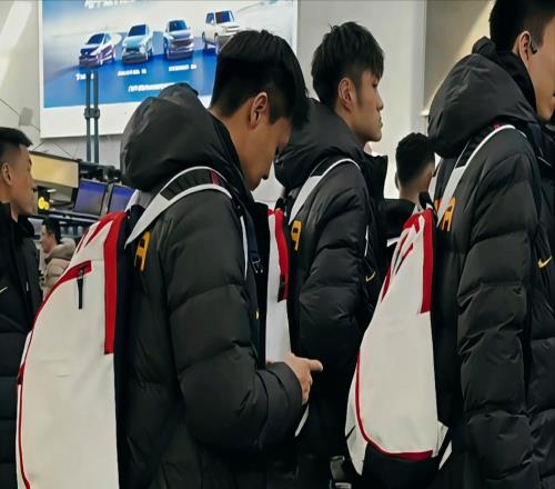 硬杠日本男籃！郭士強(qiáng)苦練：狹路相逢，中國(guó)男籃如何逆境重生