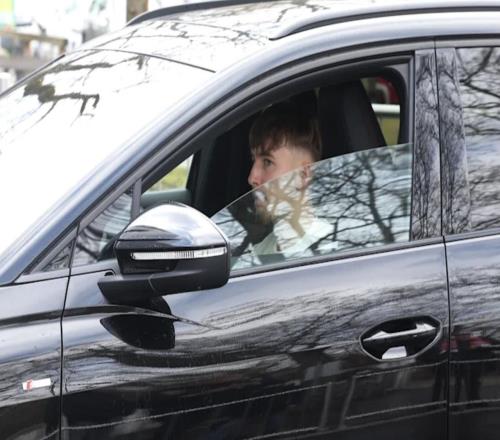 成年了,圖片報:倫納特卡爾首次獨自駕車前往訓練基地