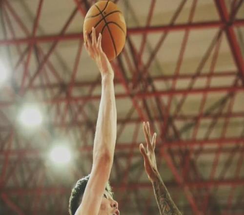 中國男籃公布14人名單,余嘉豪直接赴日本