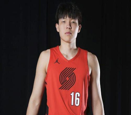 楊瀚森砍11+12+3+2！率隊5分惜敗，開拓者2號單干不傳，26投25分