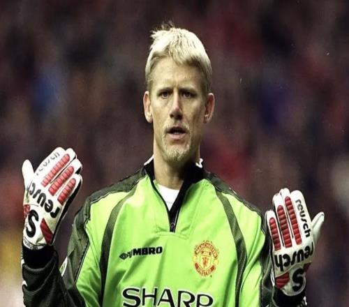 內維爾評英超十大門將：舒梅切爾居首，希曼、范德薩并列第二