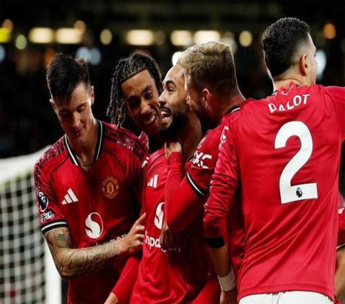 凌晨4點(diǎn)曼聯(lián)復(fù)仇戰(zhàn)！輸球?qū)⒃怆p殺師徒對決B費(fèi)沖刺100助