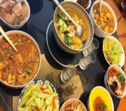 余霜分享美食照片：過年真的吃太好萍鄉(xiāng)菜yyds?。? loading=