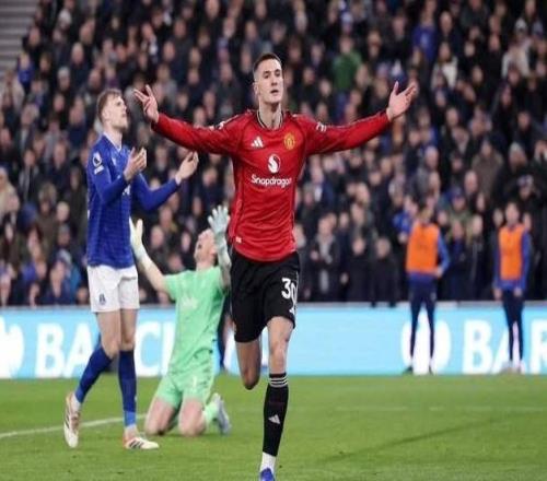 隨著曼聯10獲勝，英超最新積分榜出爐！卡里克率領紅魔殺進前4