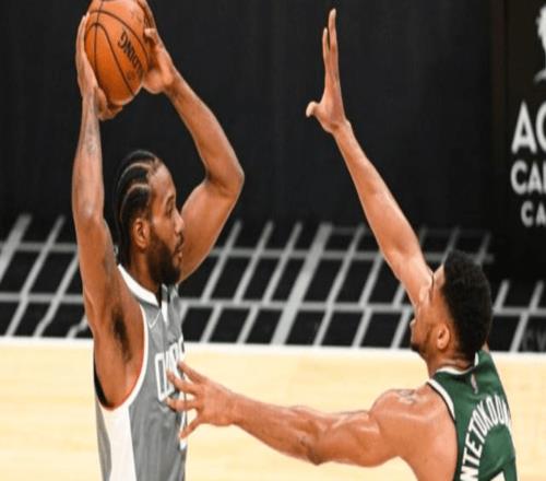 小卡合同或因違規被判無效雄鹿全力爭奪挽留字母