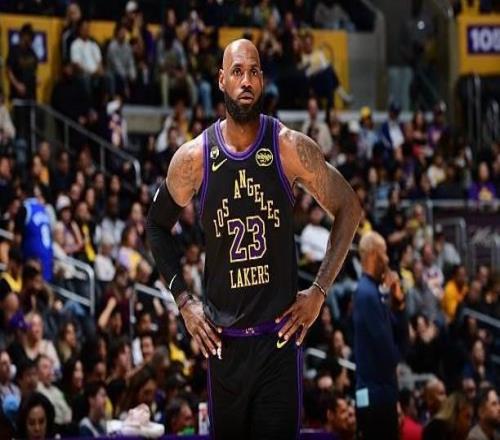 接東契奇“甩鍋”錯失絕殺，詹姆斯13中8得到21分，5失誤全場最高