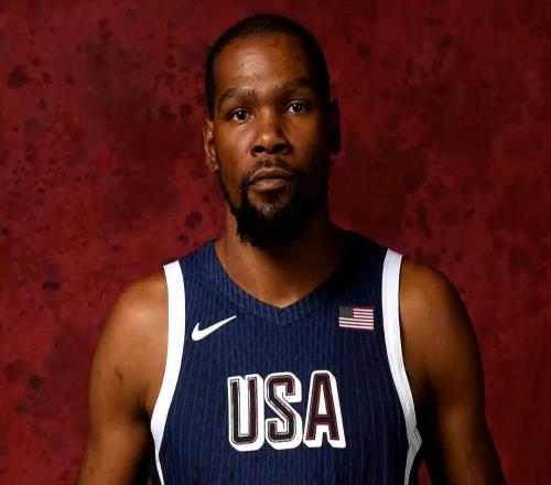 爭議聲中堅(jiān)守籃球初心杜蘭特請戰(zhàn)奧運(yùn)賽場高齡出征彰顯家國情懷