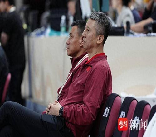 中國男籃客場挑戰(zhàn)日本，絕境之下力爭奪回出線主動權(quán)