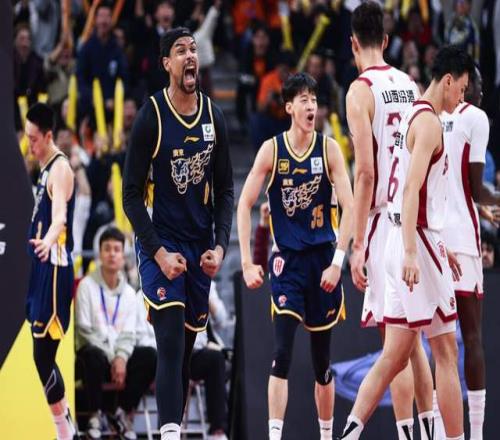 廣東第五外援即將就位！朱芳雨要補強內(nèi)線致命短板，爭冠不是空談