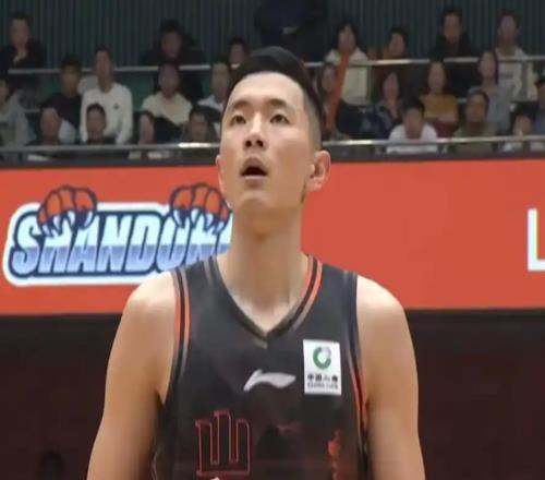 山東男籃集結(jié)，互換球員不實！于德豪受傷未歸隊，邱彪外援二選一