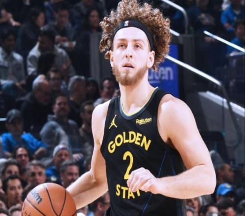 勇士21分大勝！波杰19+8格林很開心，小皮蓬8+4，勇士8人得分上雙