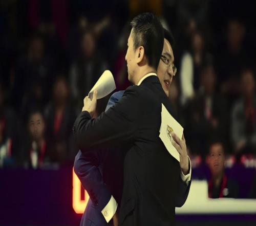 楊鳴深夜發(fā)聲支持中國男籃！隊長還是趙睿，最強(qiáng)首發(fā)必是他們五人