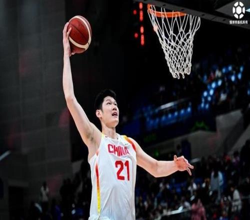 夯爆了！胡金秋全場10投9中，砍下20+12大號兩雙