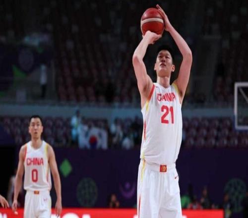 胡金秋10中9轟20+12頭功：3數據全場最高遭爭議判罰仍統治內線