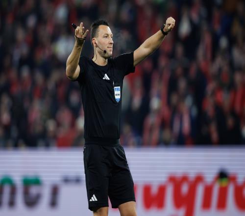 圖片報報道雅布隆斯基將執法德國國家德比，近期表現幾乎沒有失誤_德甲直播