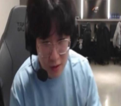 小饞貓這一塊！Zeus：有打算去中國看Viper的比賽，他會不會請我吃北京烤鴨啊