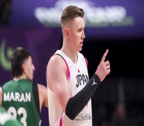 日本隊太囂張，宣布重要決定，中國男籃被動收好消息，贏球穩(wěn)了