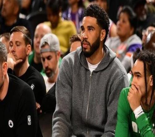 Shams：塔圖姆已參加完整5對(duì)5對(duì)抗訓(xùn)練或?qū)⒃?月復(fù)出