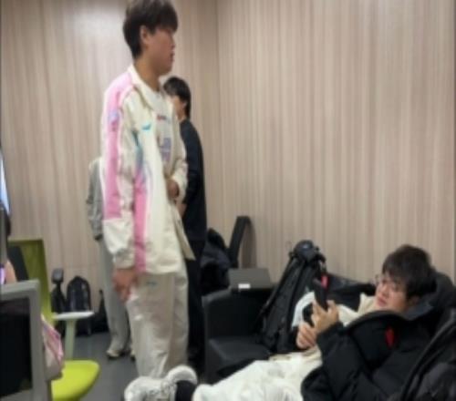 BLG官方分享賽后：Bin哥對鏡頭比心，丹尼reaction你可愛！