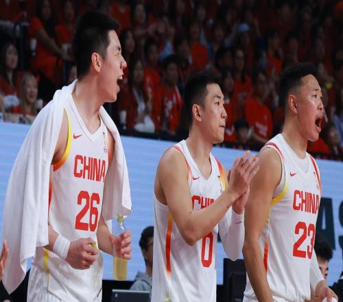 35秒內男籃吃2T+1違體！富永空氣2+1令人發笑裁判送日本5罰1球權