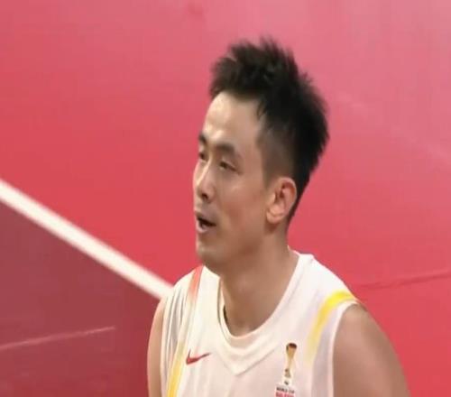 中國(guó)男籃14分大逆轉(zhuǎn)日本！胡金秋砍18+10，趙繼偉3記三分