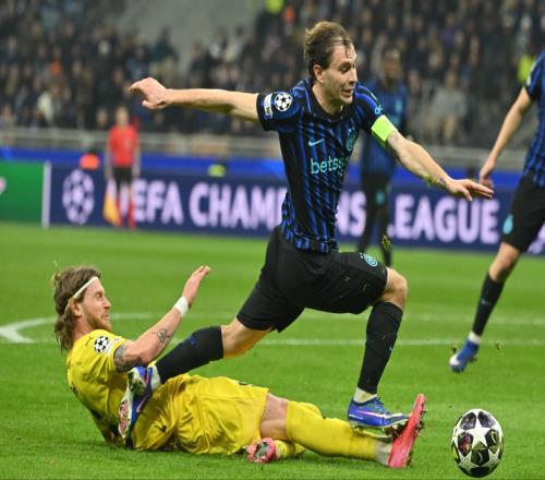 歐冠十六強：真藍黑保全意甲顏面，英超強勢無可撼動，全歐看戲