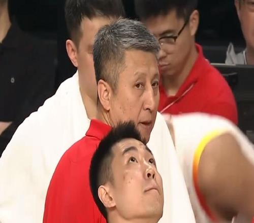 男籃半場被日本碾壓！僅靠胡金秋廖三寧，眾人打鐵，防守無體系！