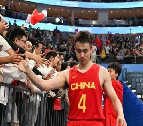 胡明軒落選！趙繼偉趙睿領銜，張鎮(zhèn)麟對決渡邊，日本踩場苦練三分