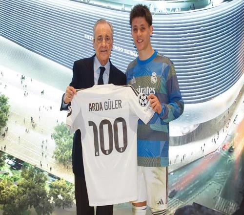 達成皇馬生涯100場里程碑，居萊爾獲贈紀念球衣