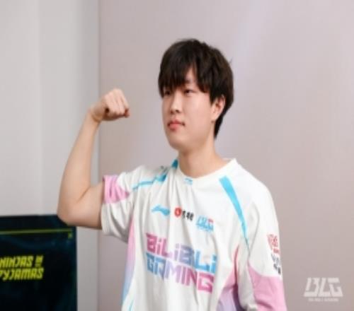 BLG發布戰勝NIP賽后返圖：乘勢而上！