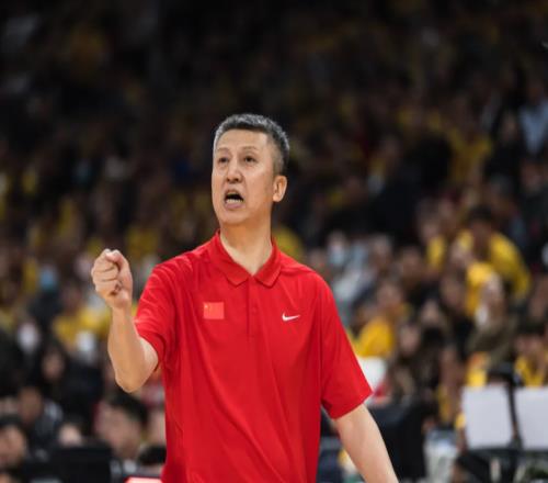 中國男籃迎來關鍵戰！趙繼偉趙睿擔重任，21歲2米03新星扮奇兵