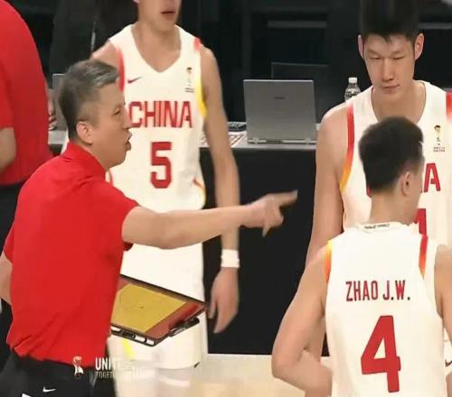 中國男籃8780完勝日本，胡金秋20+12趙繼偉14分，張鎮麟表現糟糕