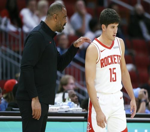 40分8板！20分3板4助2斷2帽！KD創(chuàng)神級紀(jì)錄，烏度卡盛贊謝潑德