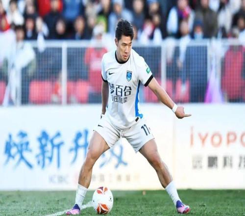 南通支云鋒霸社媒官宣離開俱樂部，曾是上港絕對主力，將重返中超