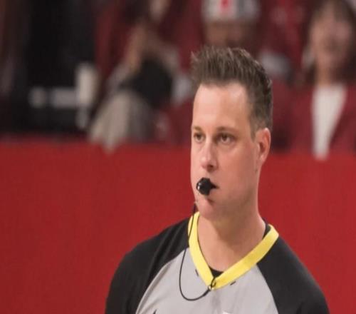 逆轉日本！楊毅直指裁判無法無天，爆贊郭士強調整，楊鳴道出實情