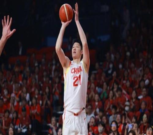 央視新聞發文祝賀中國男籃:小伙子們好樣的,贊!