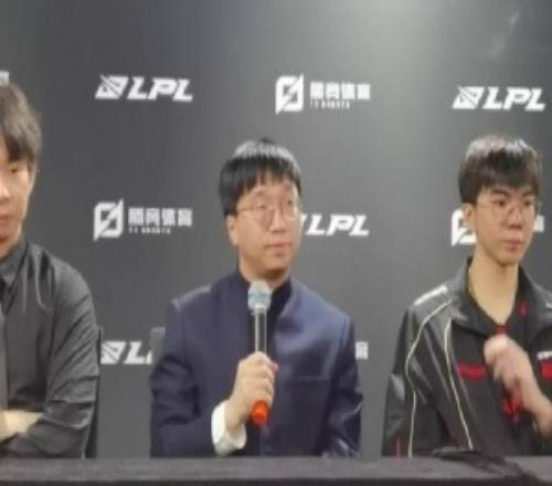 Tabe：我覺得選手們是越打越冷靜，對(duì)于局勢(shì)的判斷都做的很好