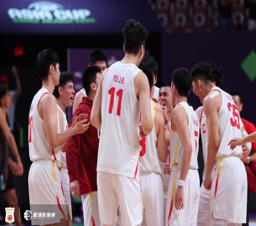 媒體人:中國隊在亞洲賽場遭遇罕見困境中國裁判需努力在國際舞臺上展示自我_CBA直播