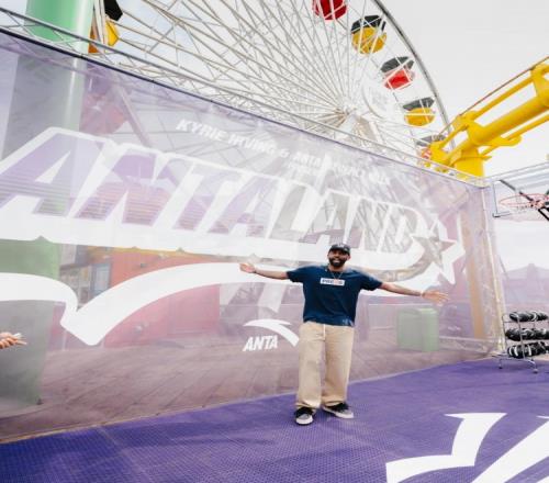 首席創(chuàng)意官親自出馬招募歐文表達庫里加盟安踏的期待_NBA直播