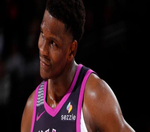 NBA官宣兩張罰單:華子貝恩用力把球扔向觀眾席各罰25000美元