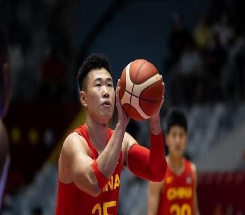 中國男籃完成逆轉(zhuǎn)，除了廖三寧胡金秋和趙繼偉，還有兩人功不可沒